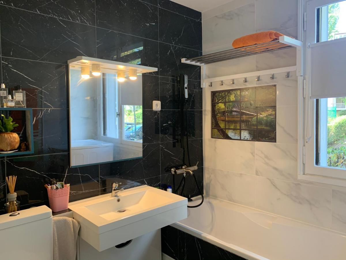 Charmant Room Chez Nous Bus Direct Orly Ablon-sur-Seine Kültér fotó